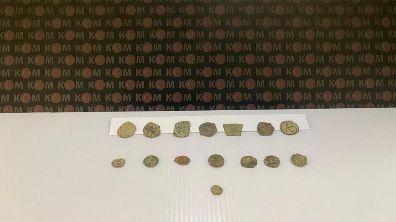 Bayburt KOM'dan tarih kaçakçılarına ve sahte alkol şebekesine baskın!