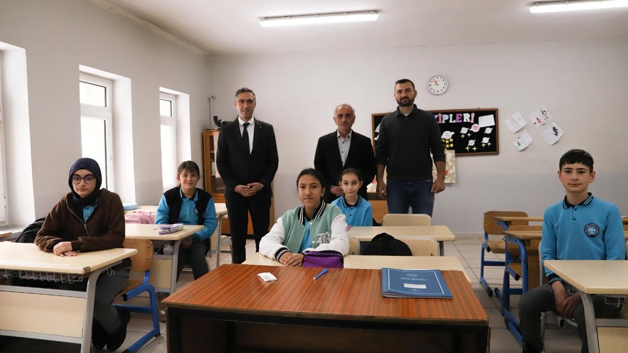 Milli Eğitim Müdürü Kahraman’dan Veysel Efendi Ortaokulu’na ziyaret