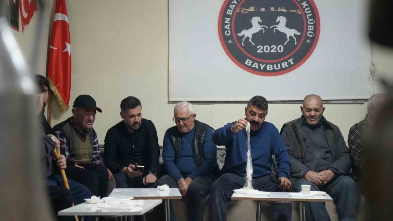 Tel helvası gençleri ve yaşlıları aynı sofrada buluşturdu