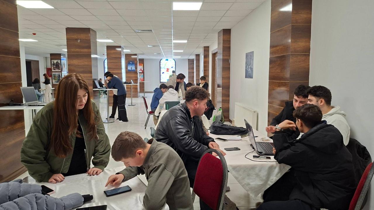 Bayburt’ta uzay mesaisi: Genç zihinler geleceği kodluyor