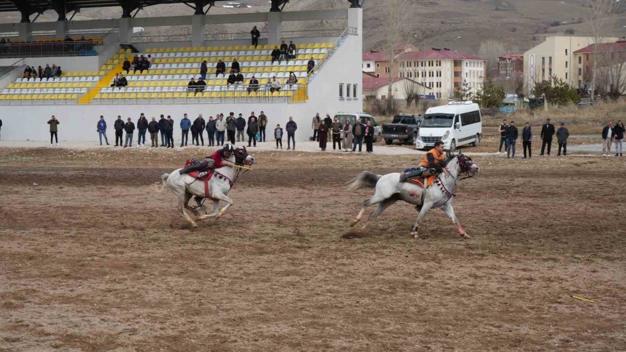Ramazan Bayramı ata sporu ciritle uğurlandı