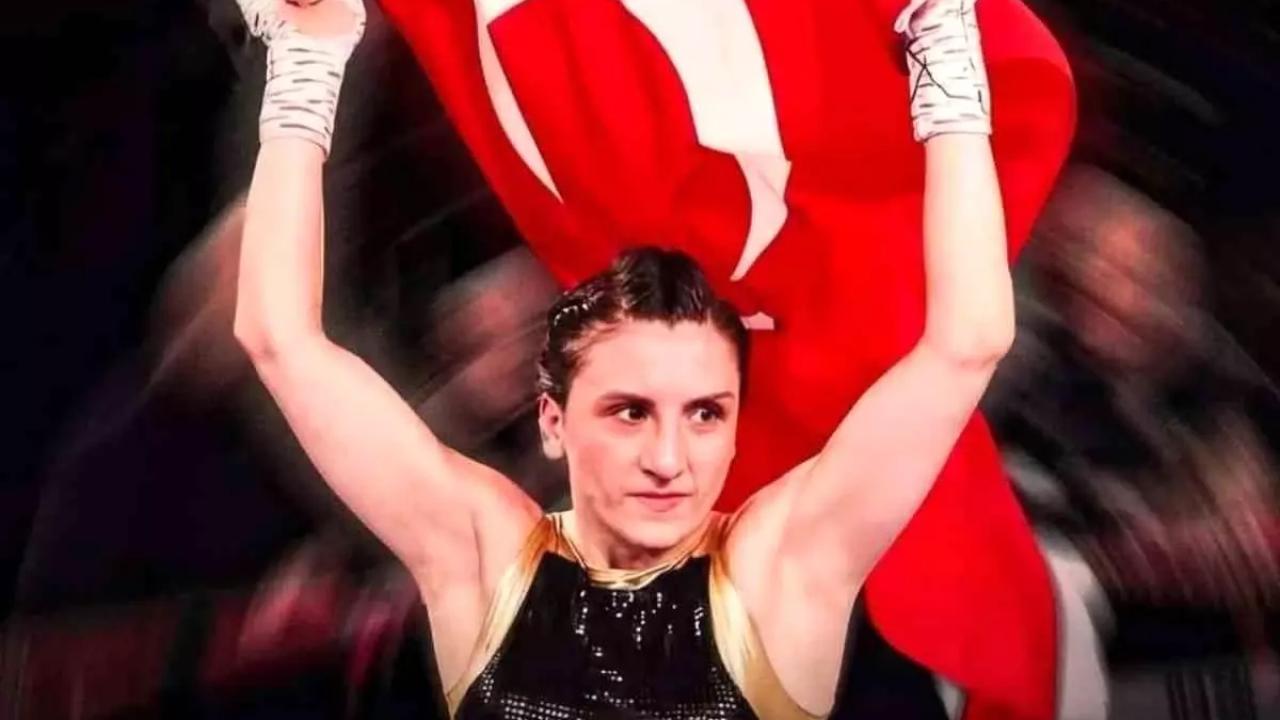 Dünya onu konuşuyor: Ringlerin "Altın Türk"ü Elif Nur Turhan!