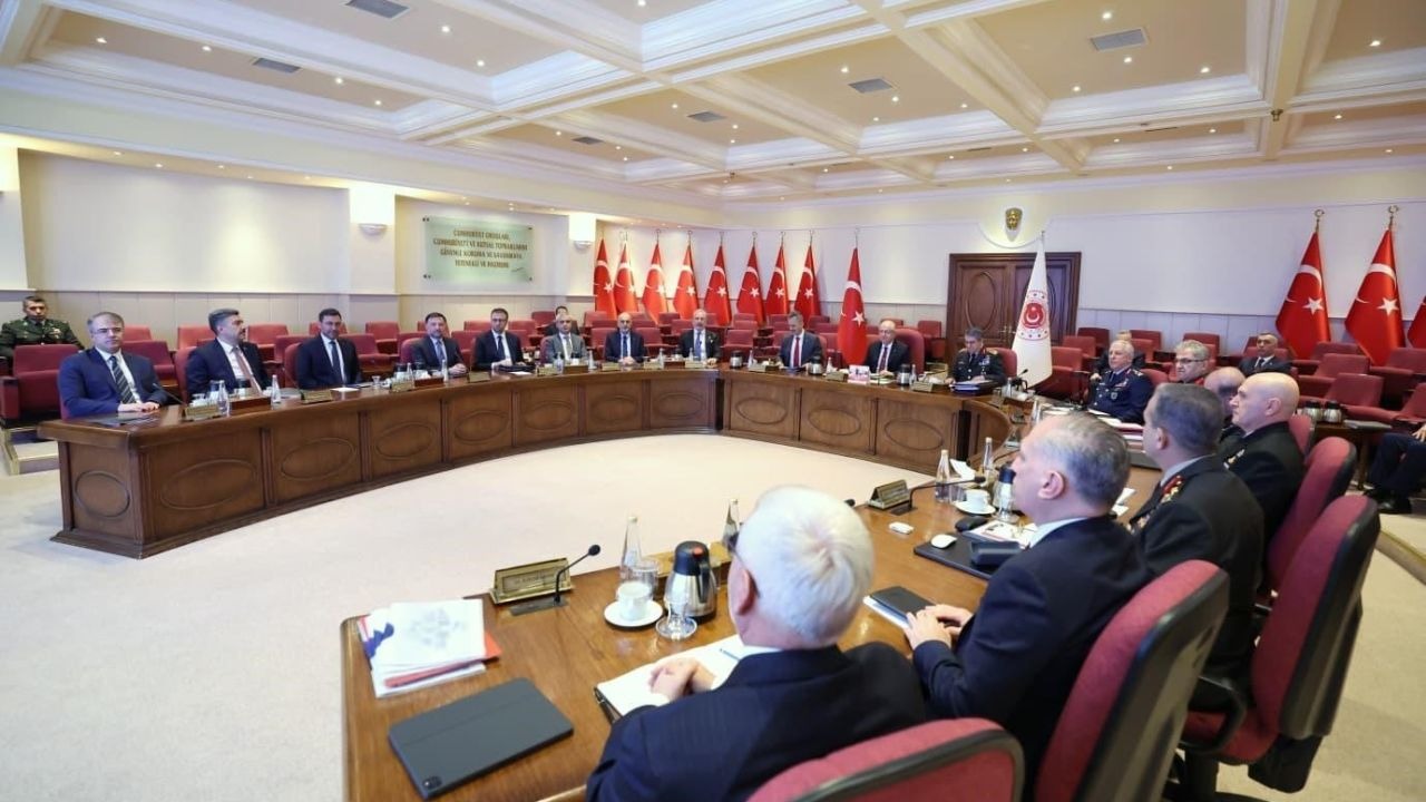 Milli Savunma Bakanlığında "Savunma Sanayii" toplantısı