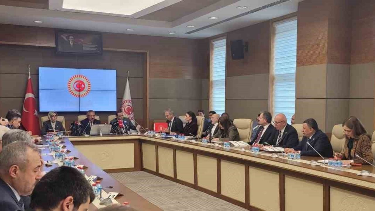 Okul saldırılarını araştırmak için kurulan komisyon çalışma takvimini görüşmek üzere toplandı